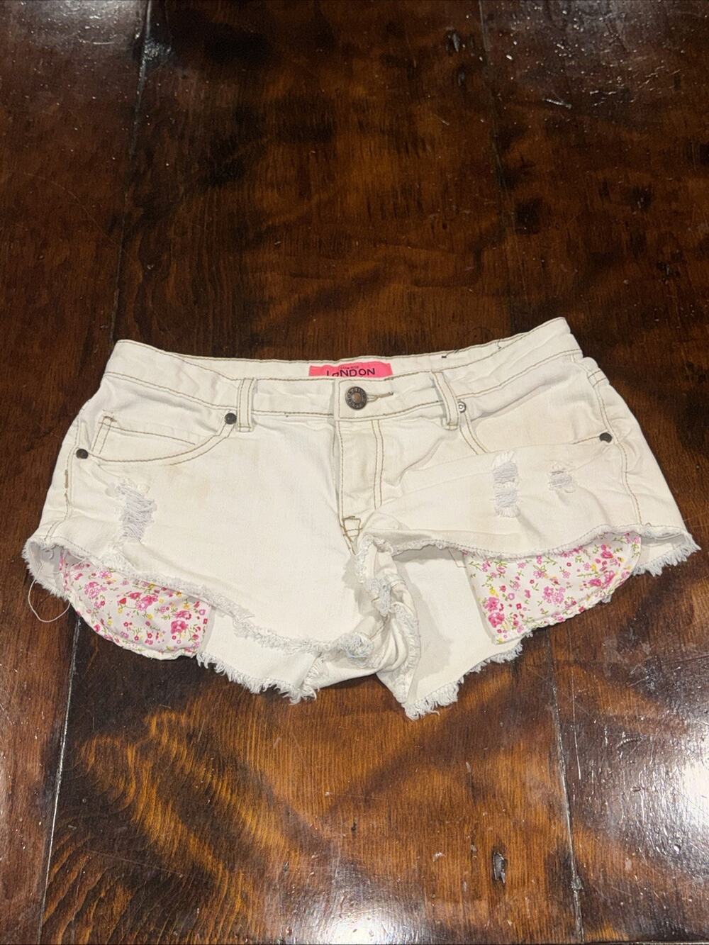 London Denim White Jean Shorts Junior Women 7 / 28 Low Rise Midi Short Blue
